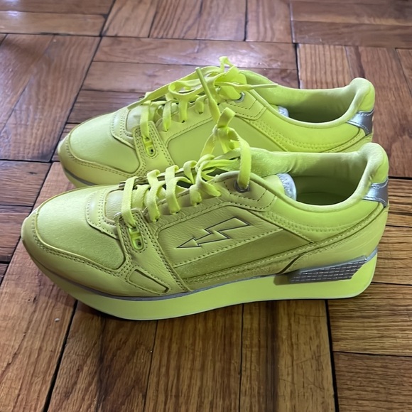 NIB Puma mile rider x emoji retail size: 6 womens - Picture 5 of 10